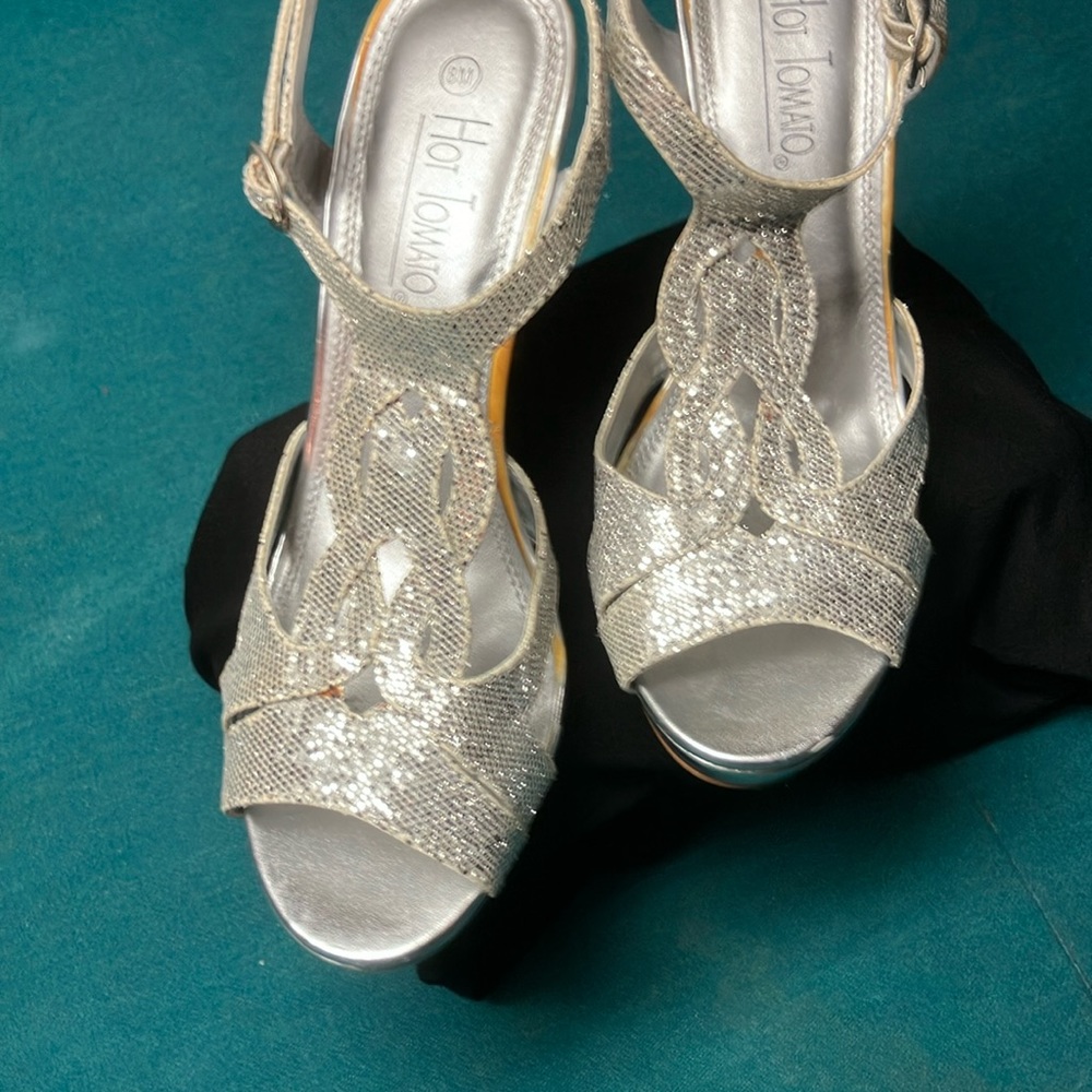 Hot tomato ladies size 8 heels